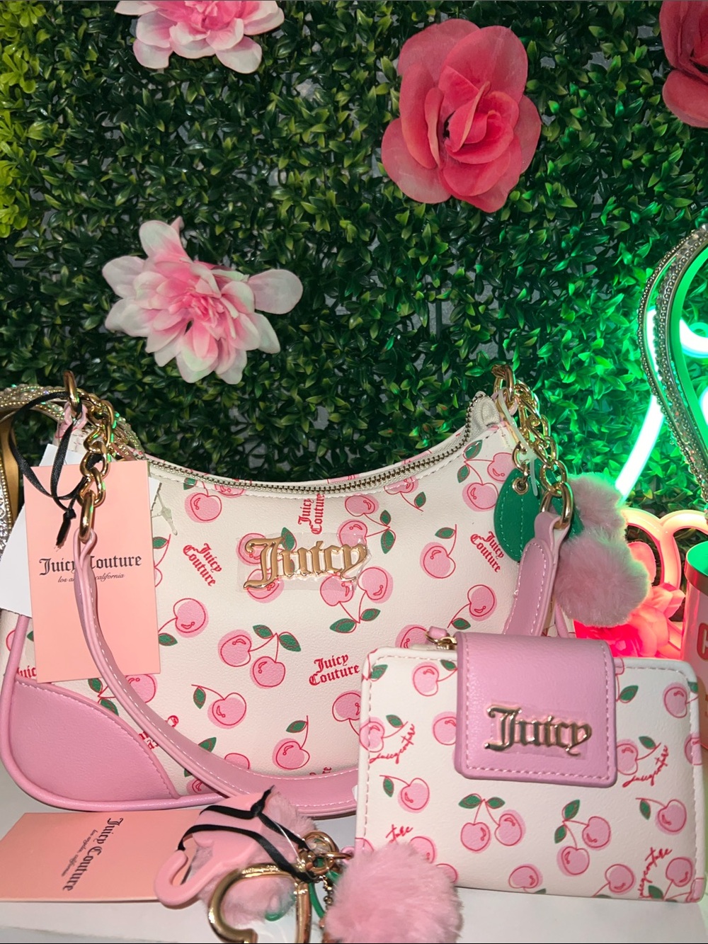 🩷🍒Juicy couture cherry shoulder bag